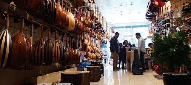 Yissi Müzik YILMAZ İPEK Saz Sarayı