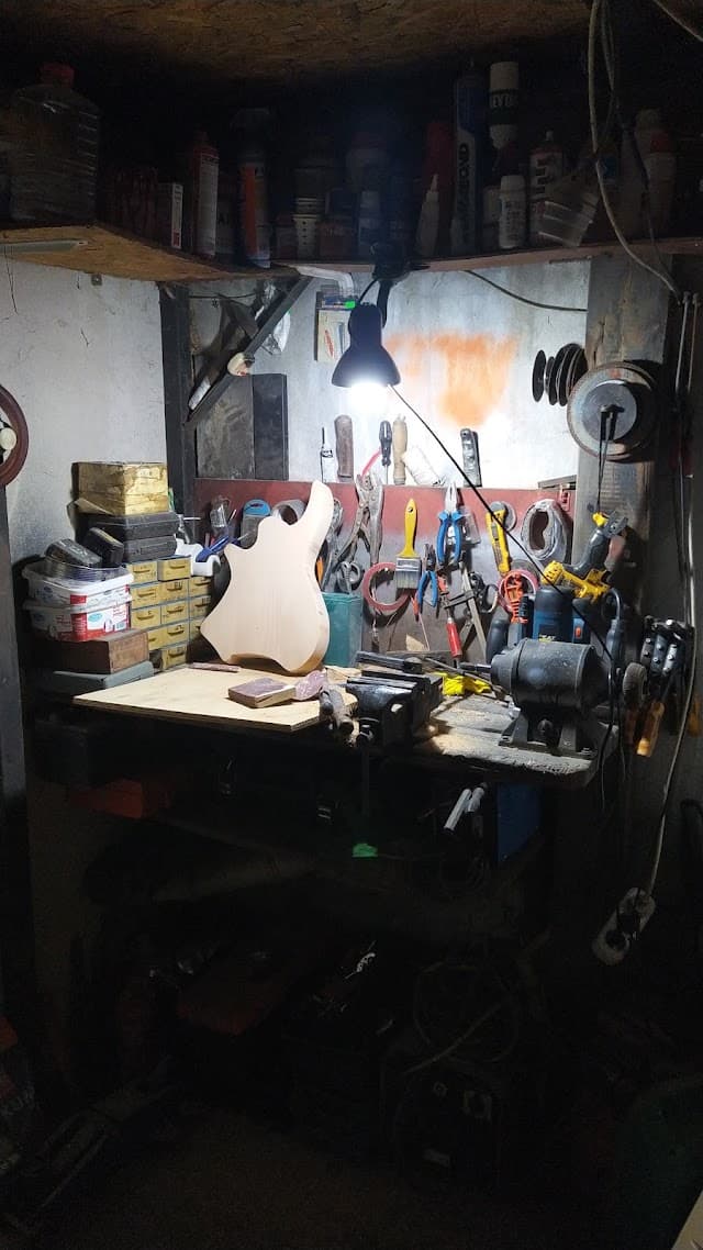 BTK GUITARS & BTK MUSİC STUDİO