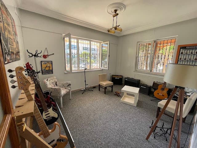 Sanatölye Gitar Eğitim ve Luthier