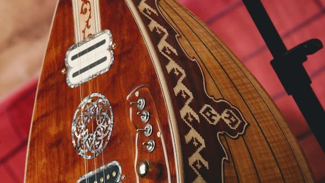 Mikail Ağdaş Saz & Bağlama atölyesi