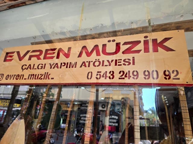 Antalya Evren müzik El Yapımı Bağlama ,Saz ,Gitar,Keman ,Ud tamir ve üretim Atölyesi
