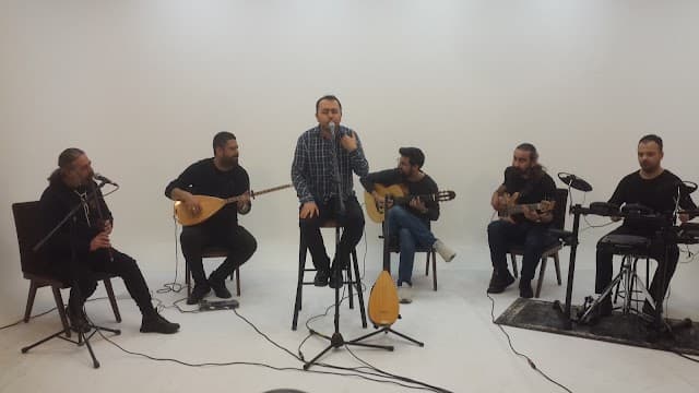 Gülümser Müzik ve Film Yapım