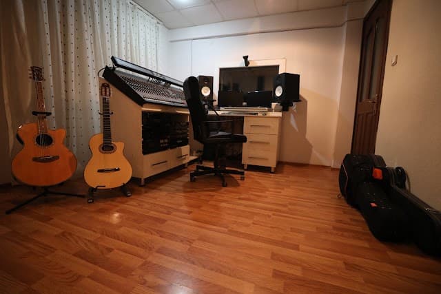 Gülümser Müzik ve Film Yapım