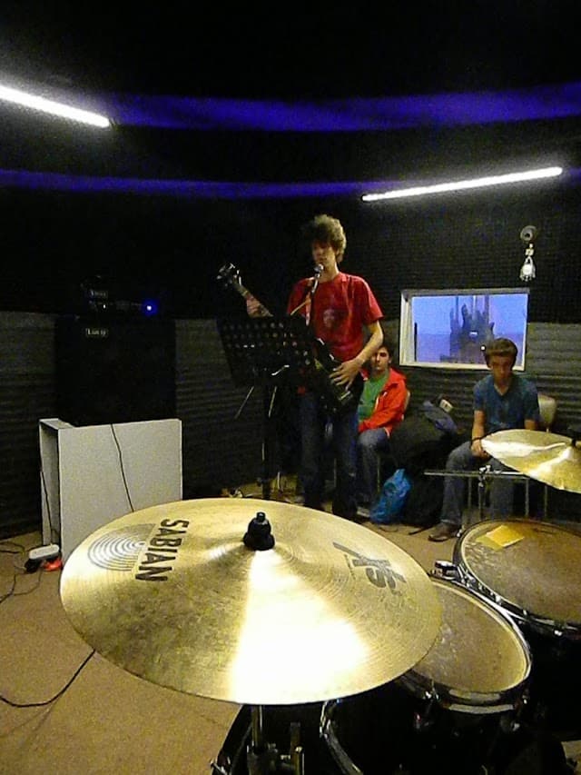 Selen Müzik Center (Bolu'da Müzik Aletleri Satışı,Prova Studio ve Müzik Kursları)