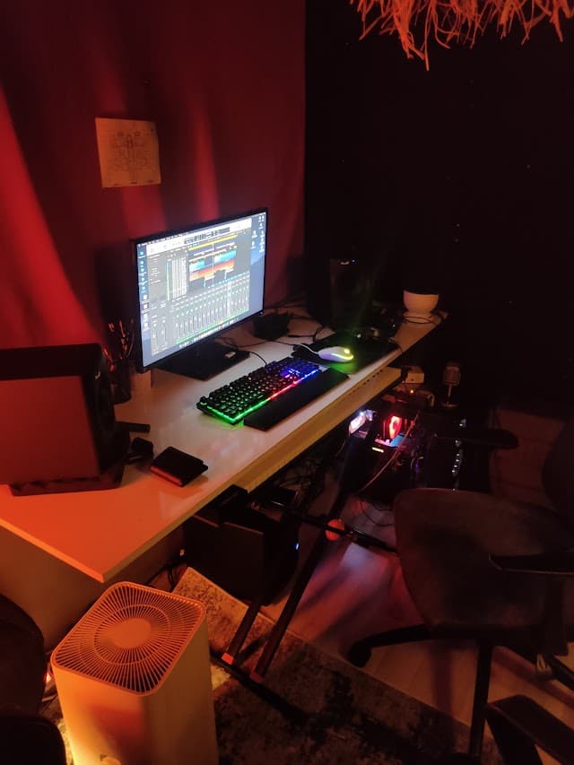 Gece Müzik Kayıt Evi (Night Music Recording House)