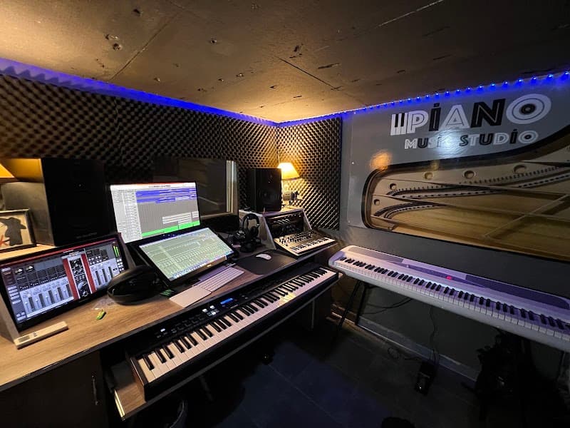 Piano music studio