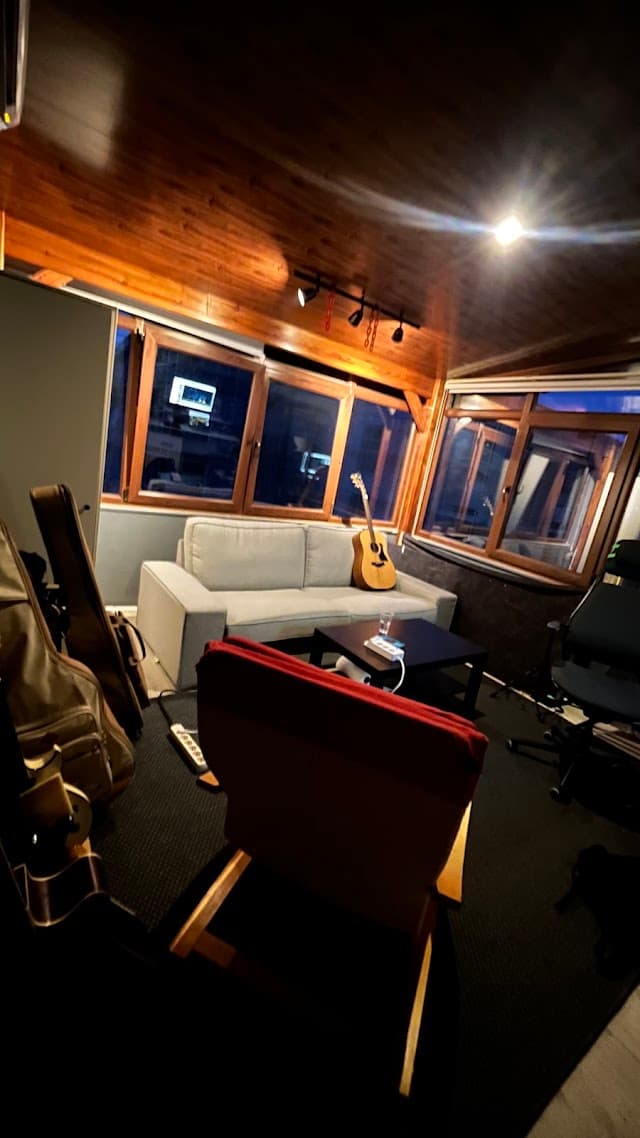 No 9 Music Studio
