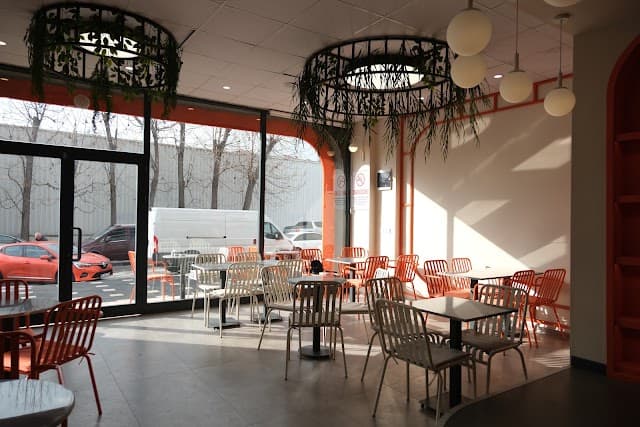 Selvi Sanat Cafe & Enstrüman Satış Noktası