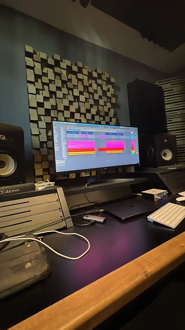 LAB DJ Academy & Agency Powered by Pioneer