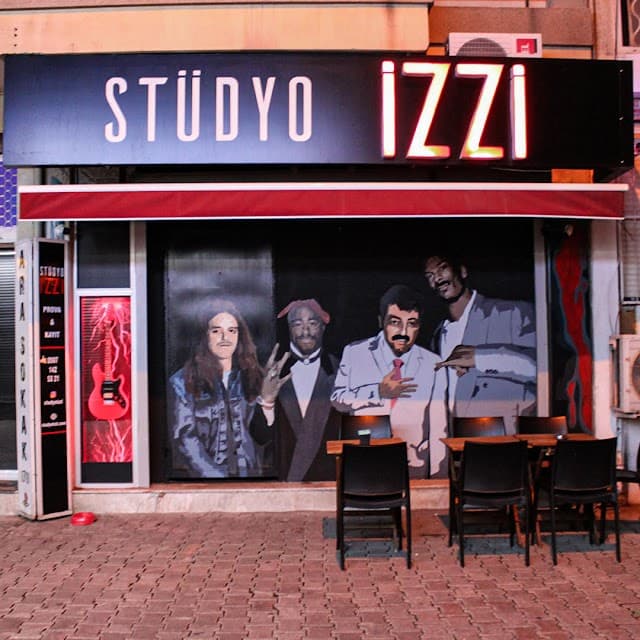 Stüdyo İZZİ
