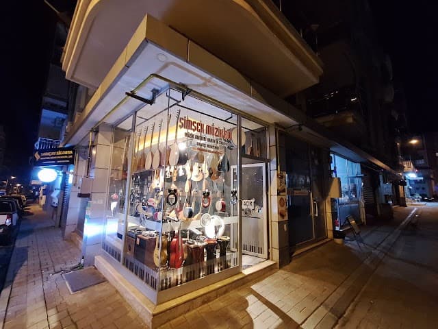 Şimşek müzik evi
