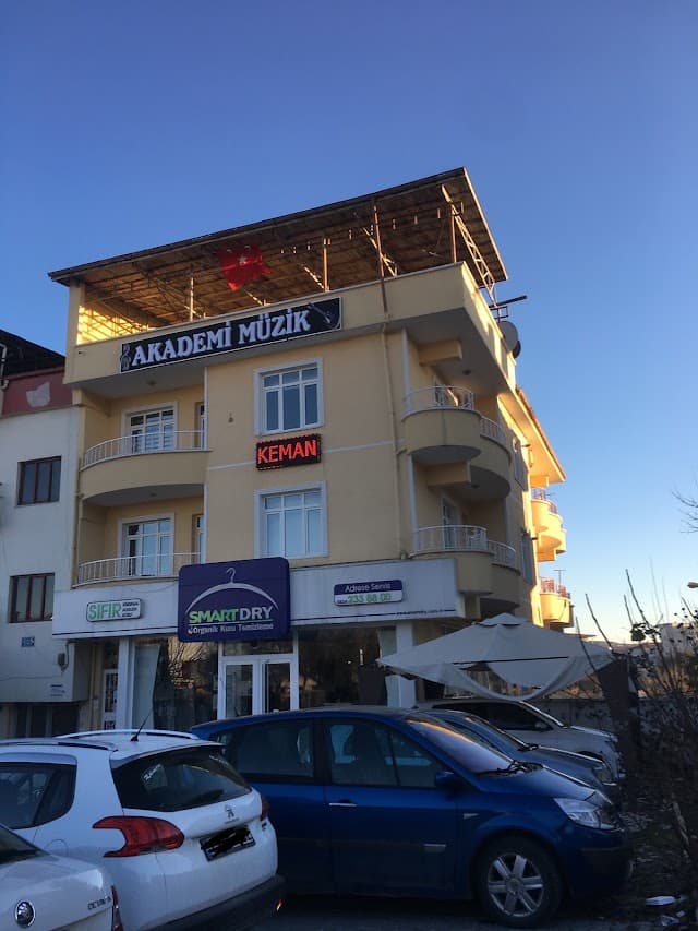 AKADEMİ MÜZİK