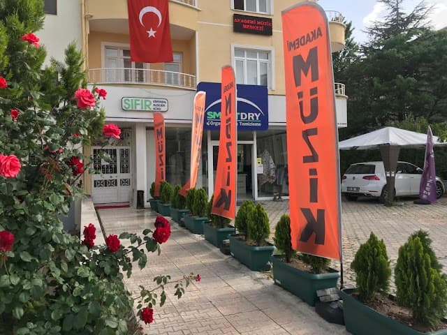 AKADEMİ MÜZİK
