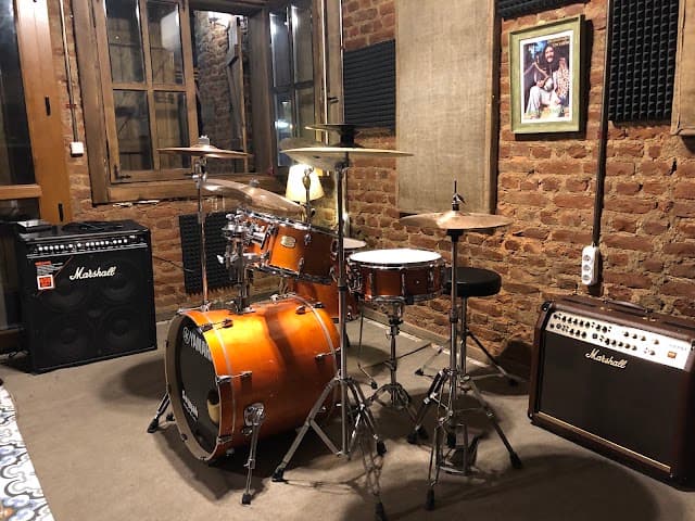 Seyyah Stüdyo Cafe & Müzik Stüdyo & Prova Kayıt