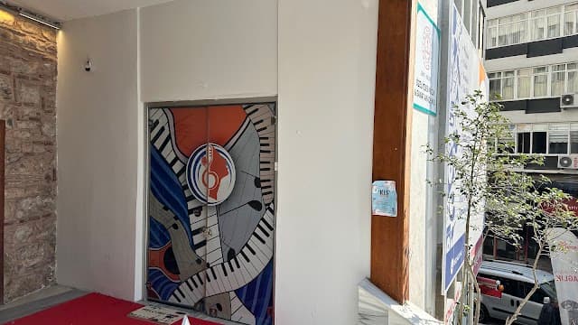 Özel İçses Müzik ve Sanat Akademisi Kursu