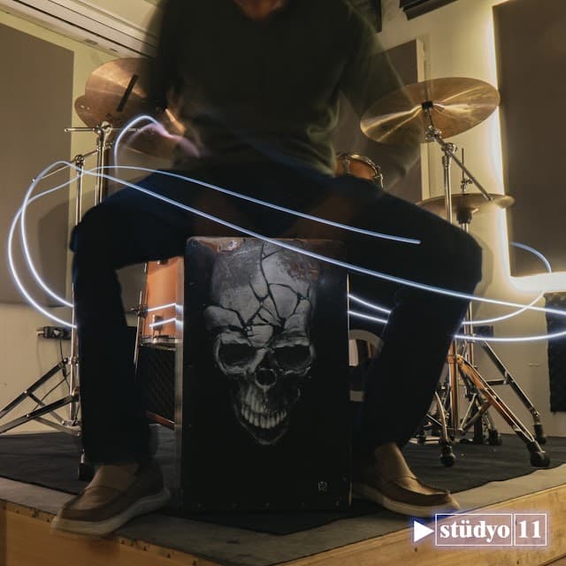 Stüdyo 11/ Fotoğraf/Müzik/Video/Kayıt/Tasarım/Sanat Stüdyosu