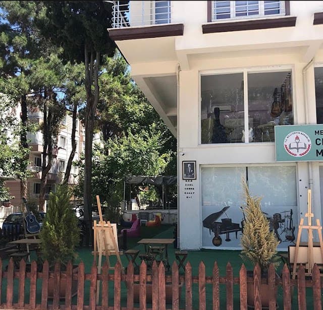 Cemre Güzel Sanatlar Akademisi