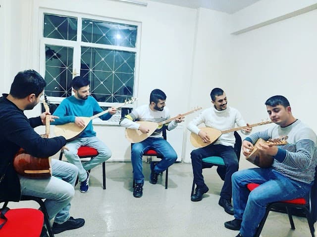 A.K.M Müzik Evi