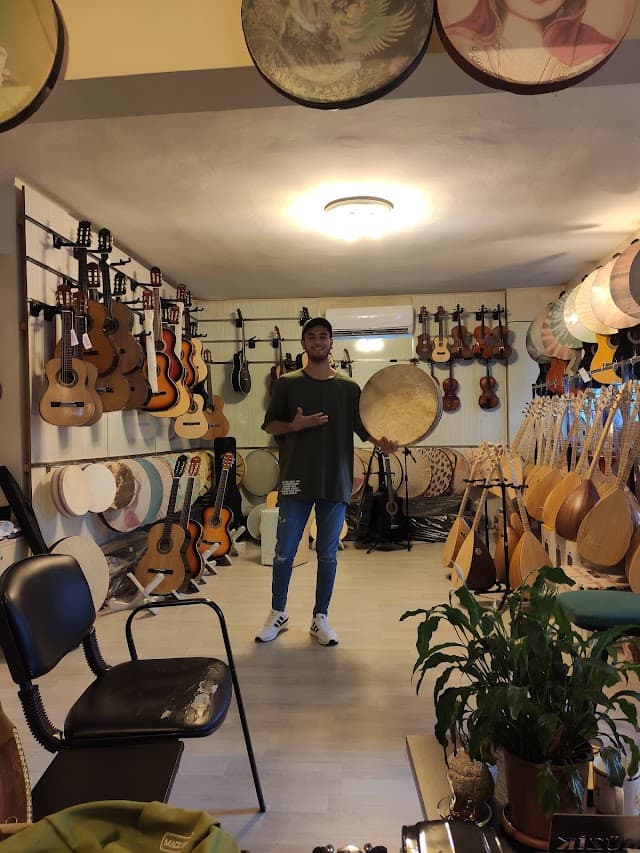 A.K.M Müzik Evi