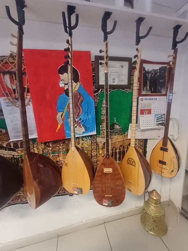 Kemancı Cahit Müzik Evi