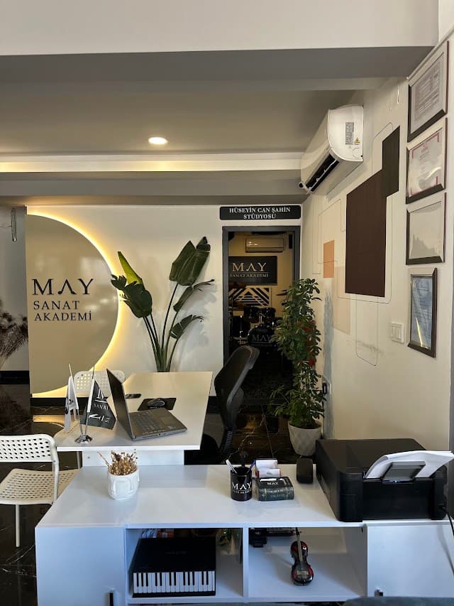 MAY Sanat Akademi