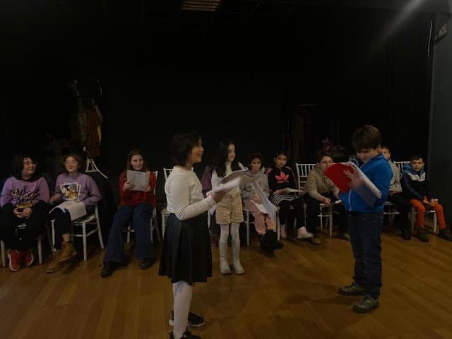 Özüm Sahne