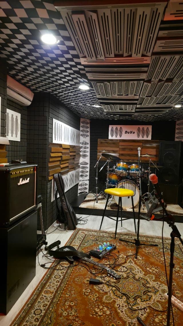 Stüdyo Devo & Backline