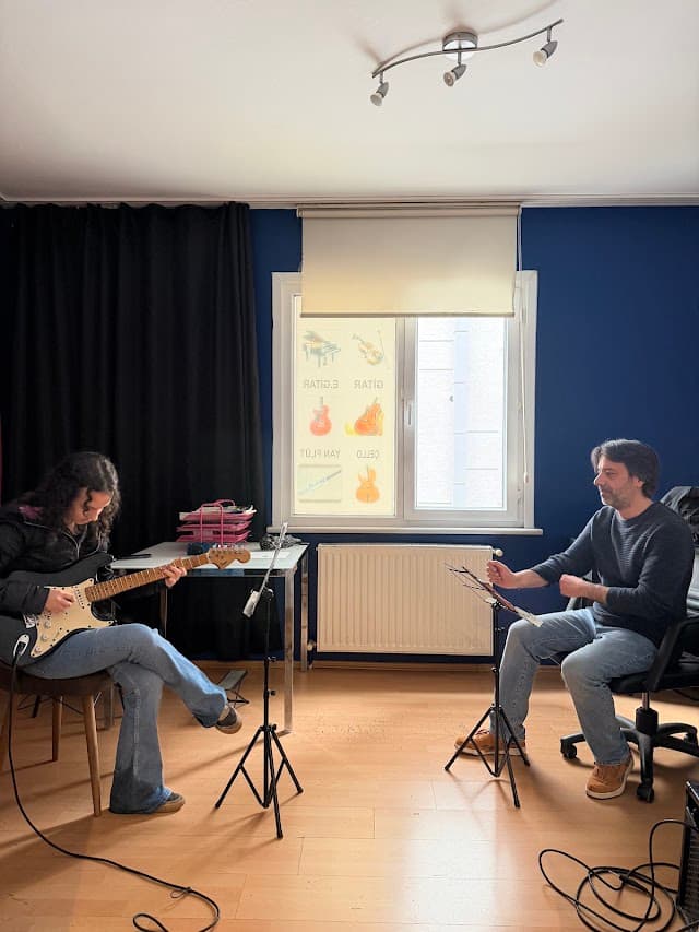 MKM SANAT Ataşehir piyano keman gitar tiyatro