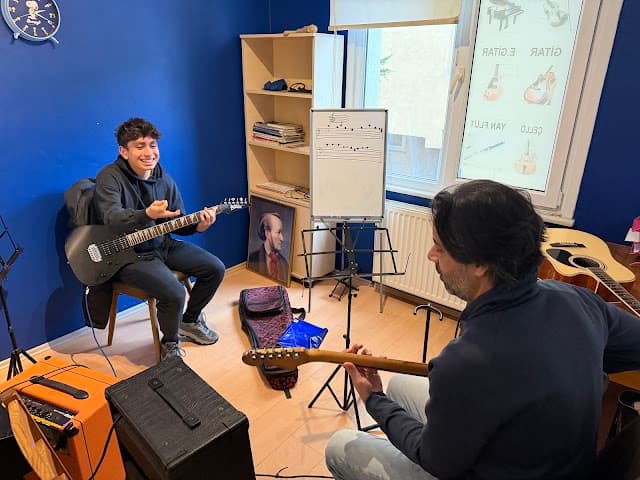 MKM SANAT Ataşehir piyano keman gitar tiyatro
