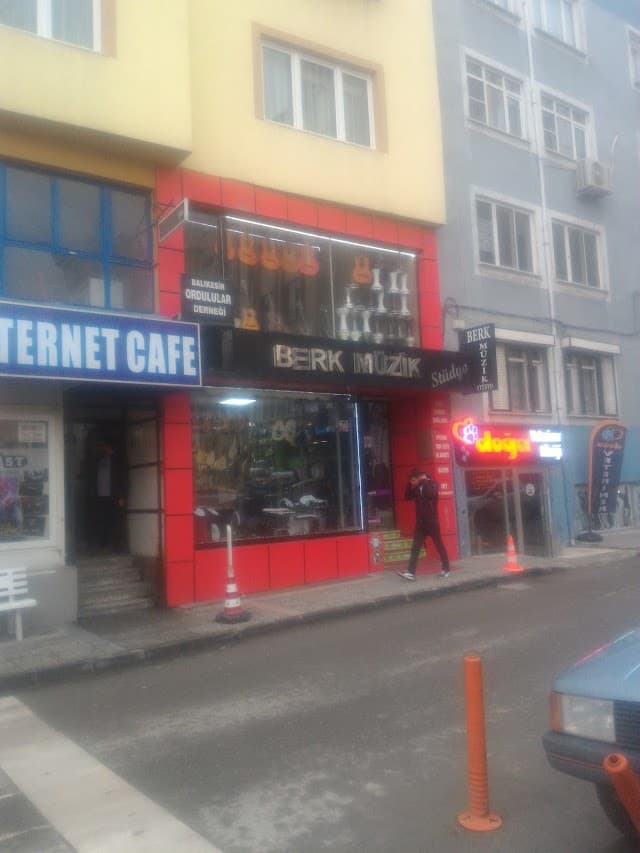 Berk Müzik Altıeylül Merkez
