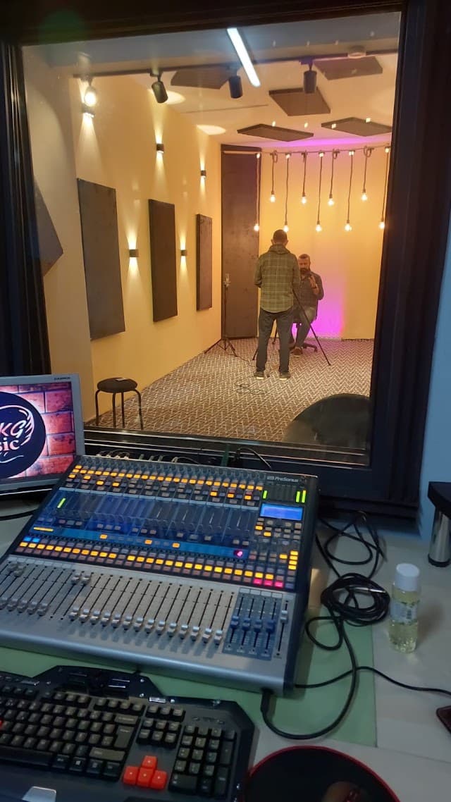 AKG MUSİC PRODUCTİON