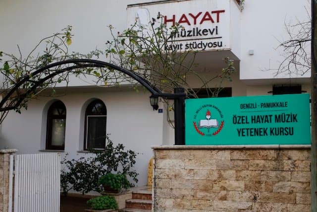 Hayat Müzik Evi