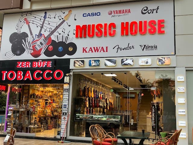 Music house Store Mahmutlar Bağlama Gitar Keman Piyano Şan dersi ve Konservatuvar hazırlık Eğitimi ve Enstrüman satışı